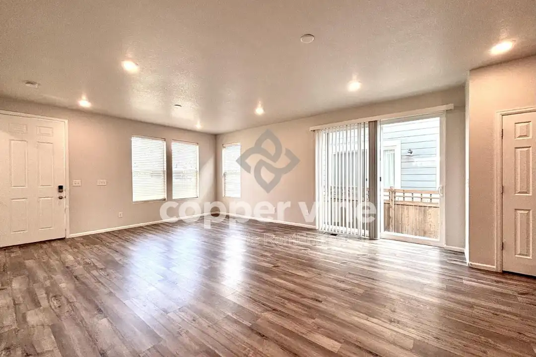 1163 S Walden Ct - View 3