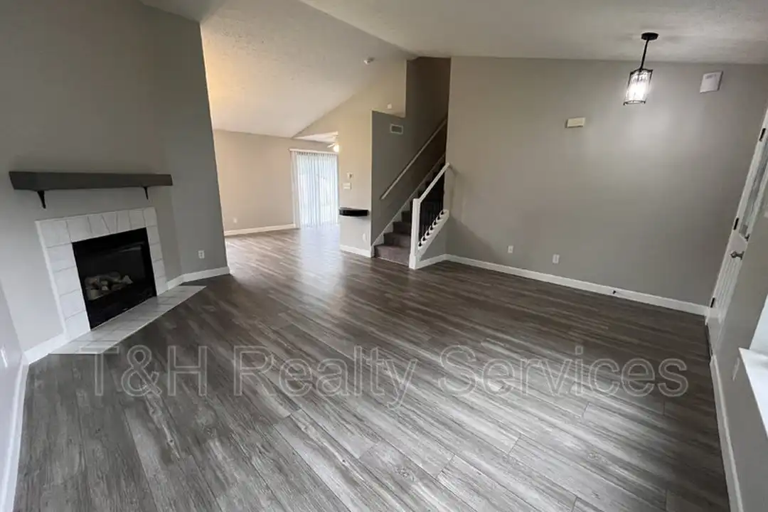 6803 Smithfield Blvd - View 3