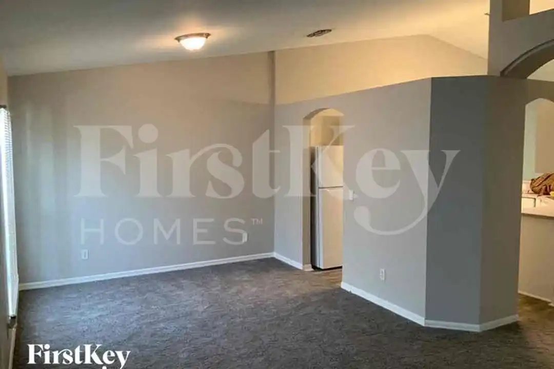 541 Hawthorne Ave S - View 6