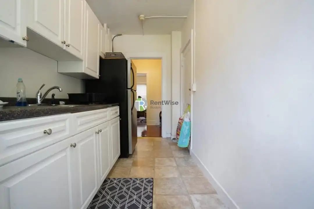 230 Walnut St - More
