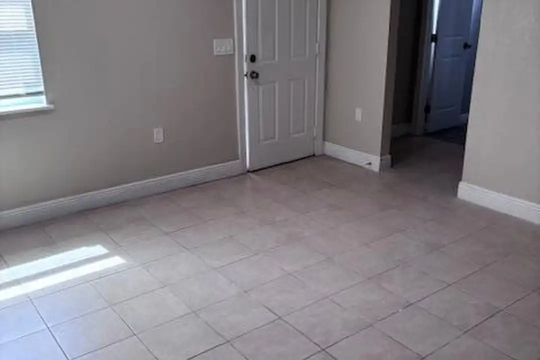 5393 SE 48th Ave unit Unit C - View 4