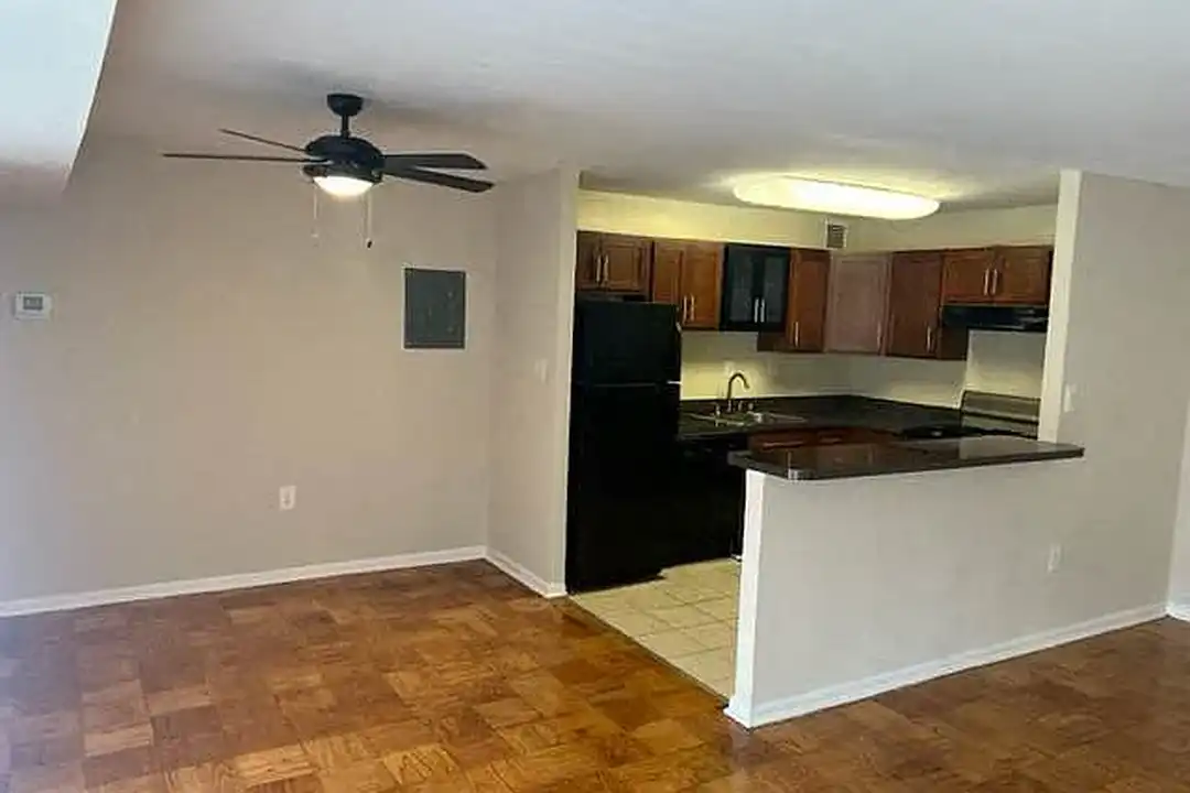 Silver Spring House – photo 1