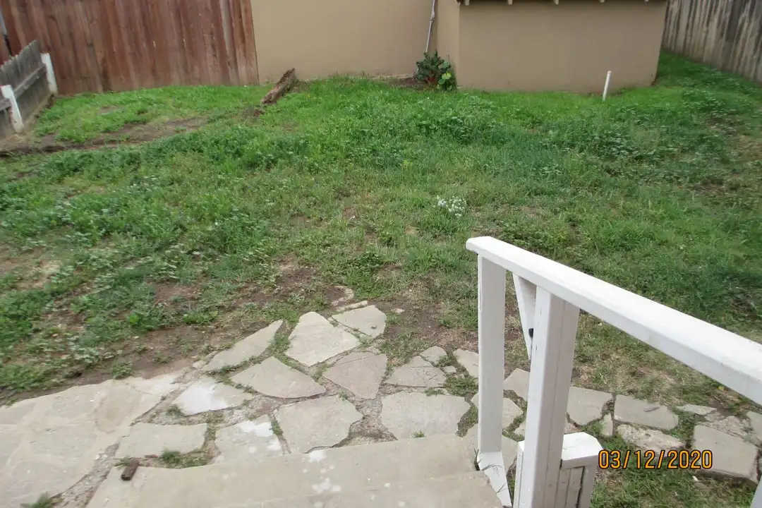 520 E Cypress St - View 2