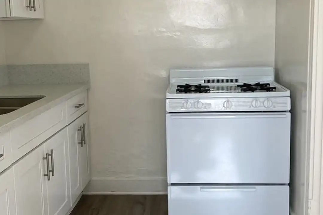2625 1/2 E 6th St unit 2625 - View 5