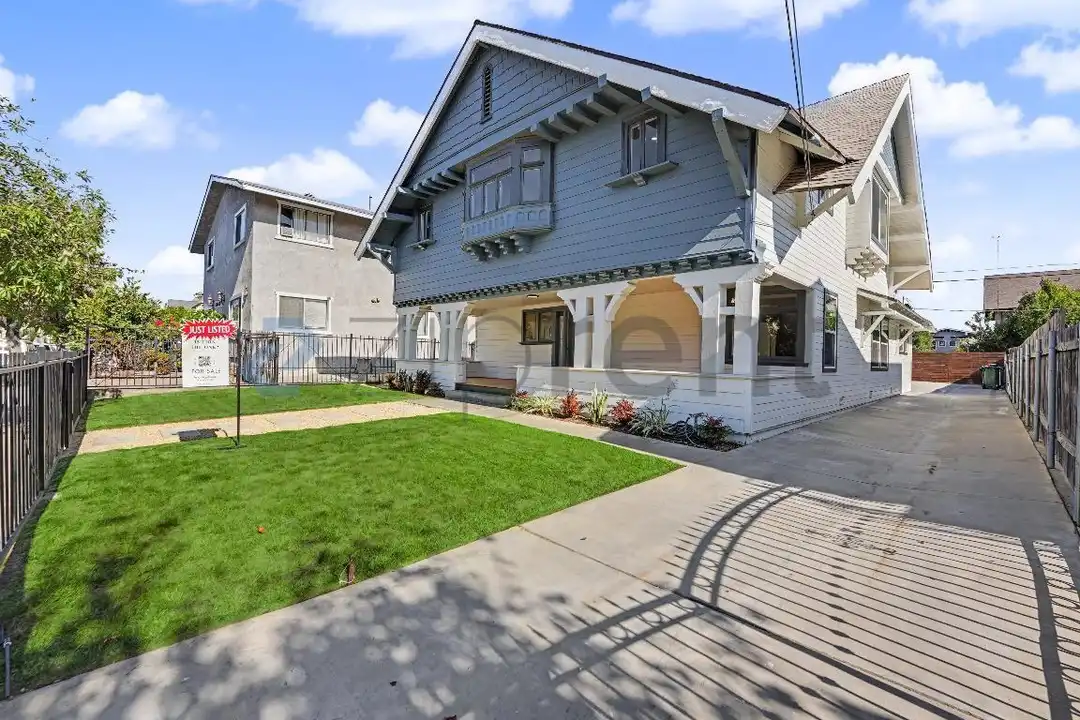 1676 W 24th St – pohled 2