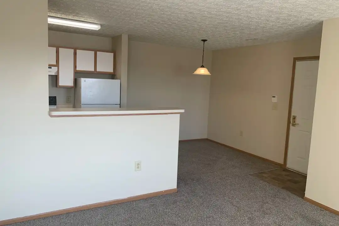 800 Long St – photo 1 of 15