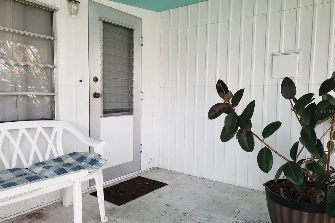 608 51st Ave W – photo 1