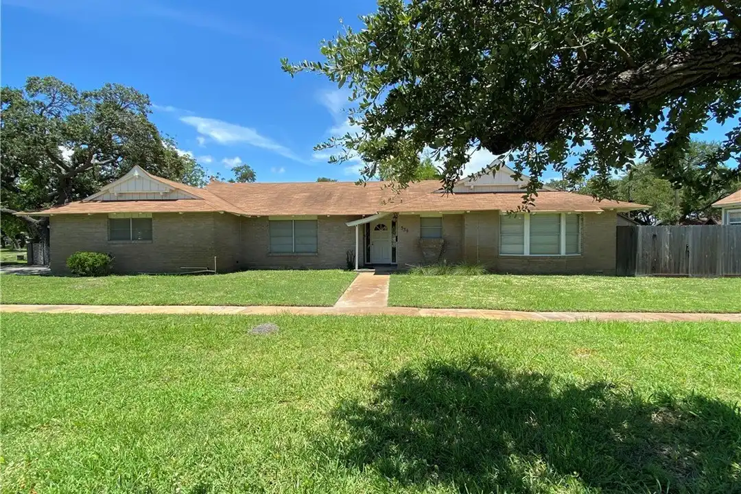 536 W Yoakum Ave – photo 1 of 25