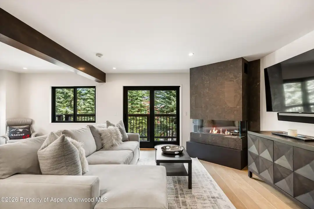 650 S Monarch St #7 - View 2