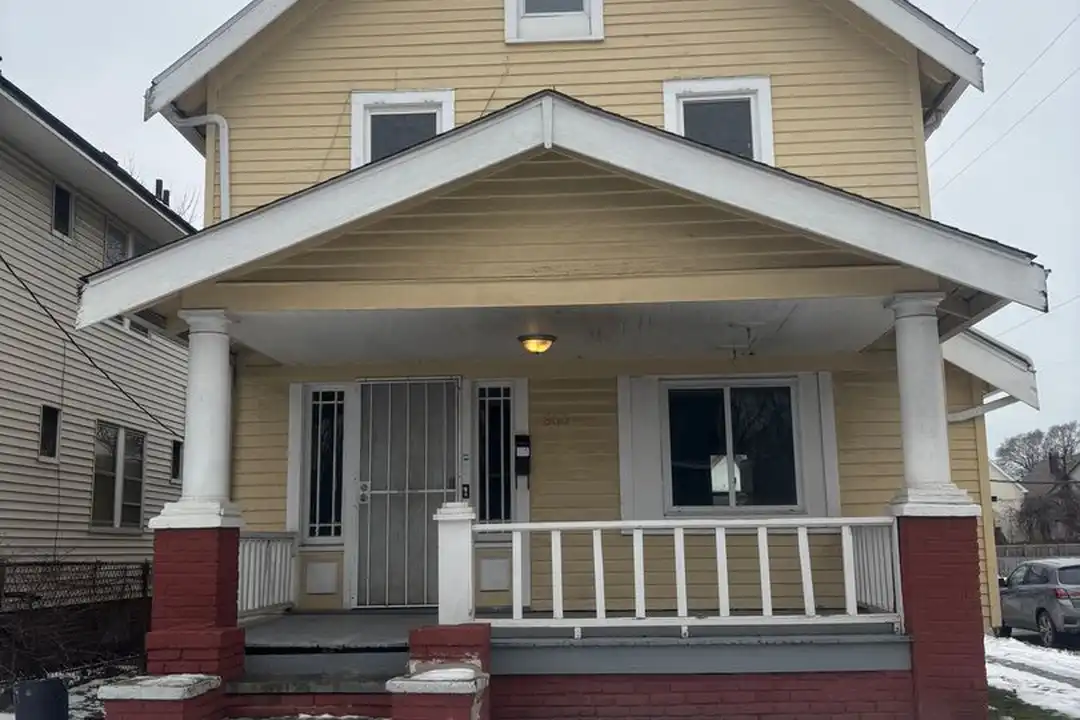 866 E 130th St – photo 1