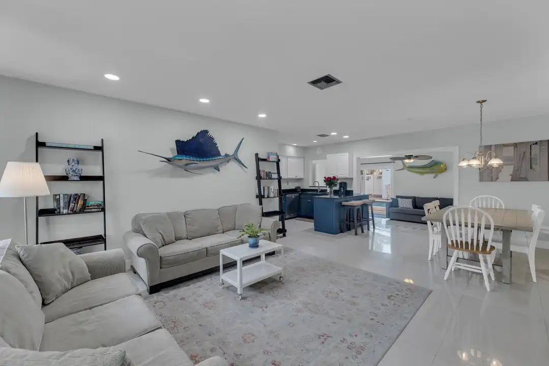 348 SE 18th Ave - More