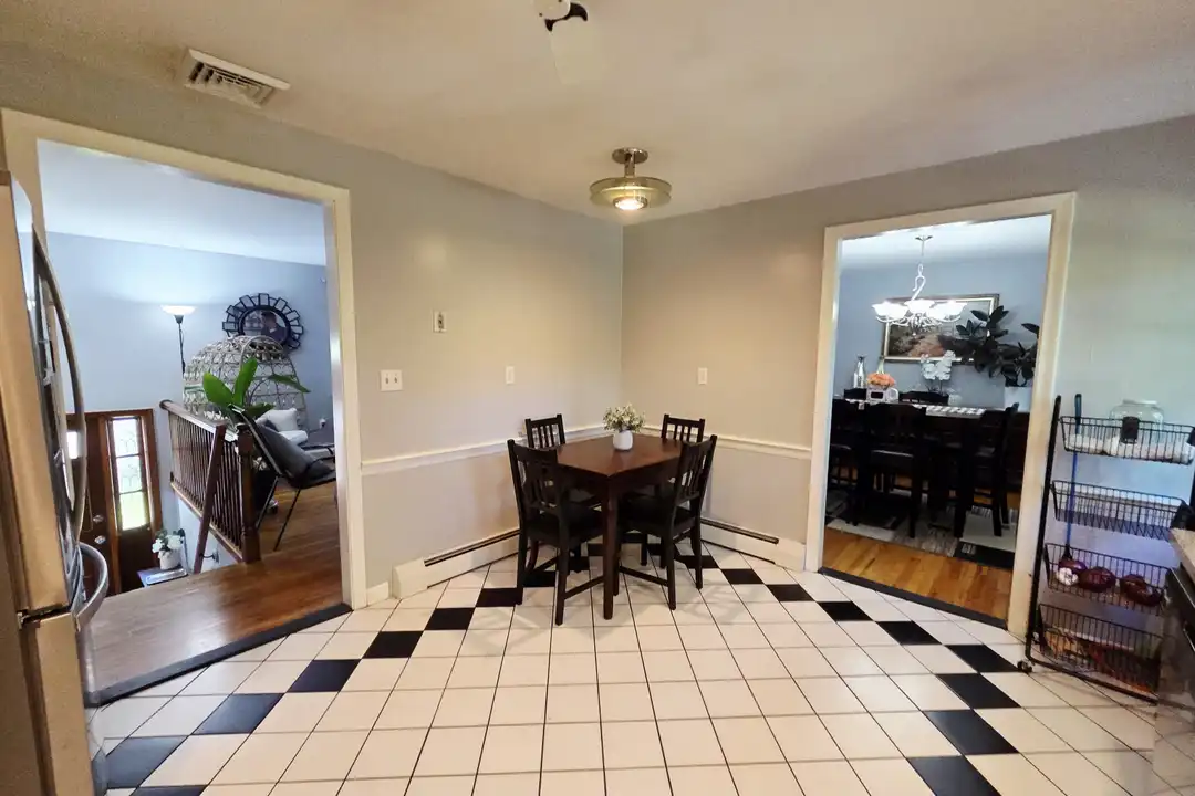 25 Sylvia Ln - View 4