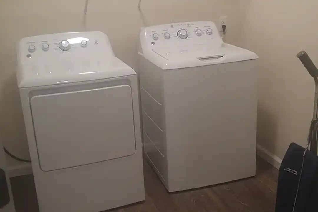 Broad Way Apartments – photo 1 of 12