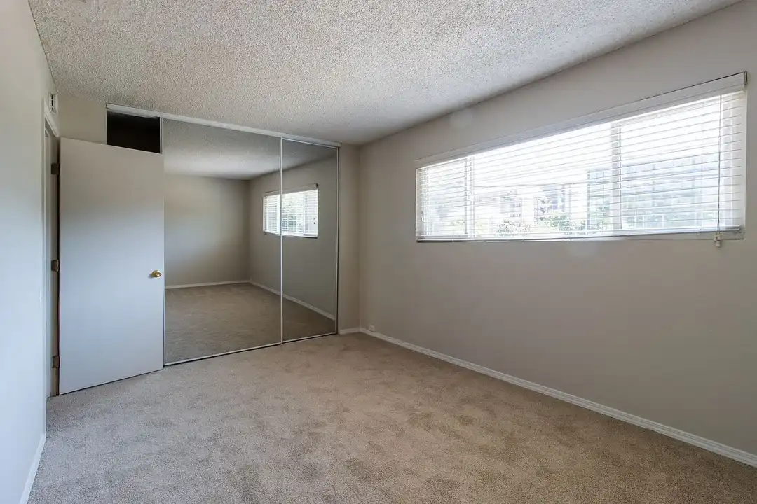 Apartment in Sacramento - View 6