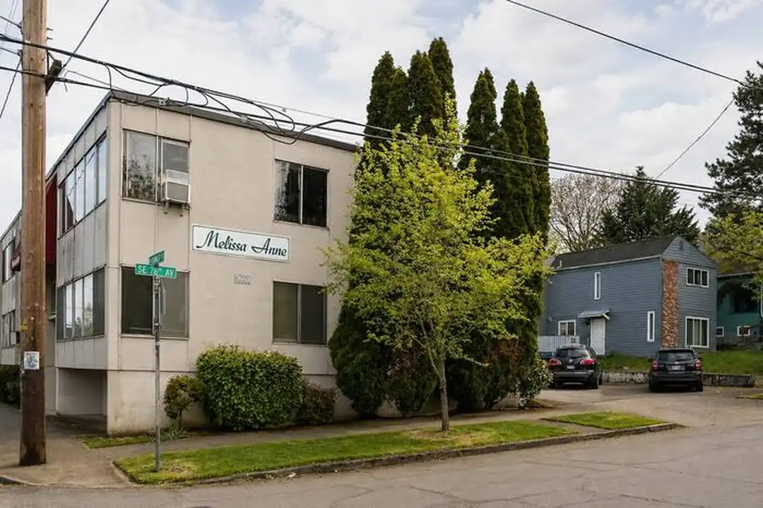 7720 E Burnside St unit 111 - View 2