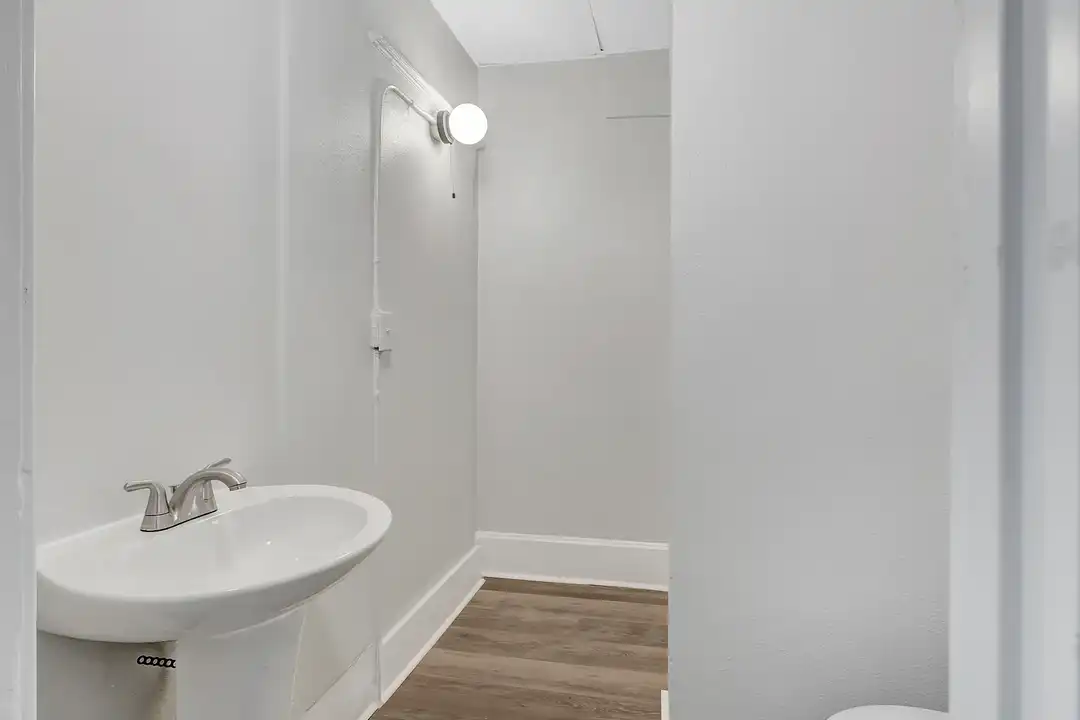Breeze Apartments – photo 1 of 38