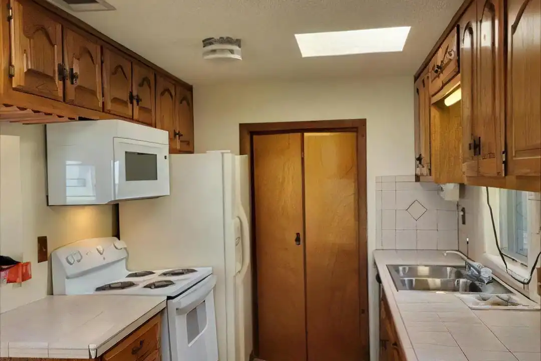 10081 Jacobs Ln - View 3