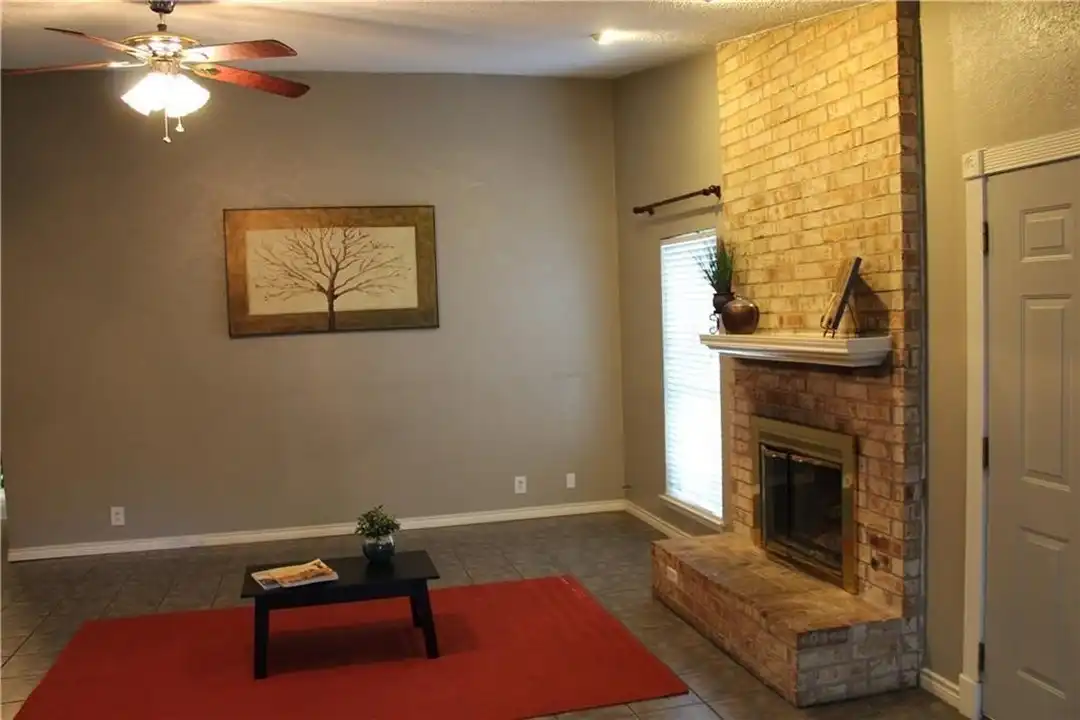 1702 Goodson Ln - View 5