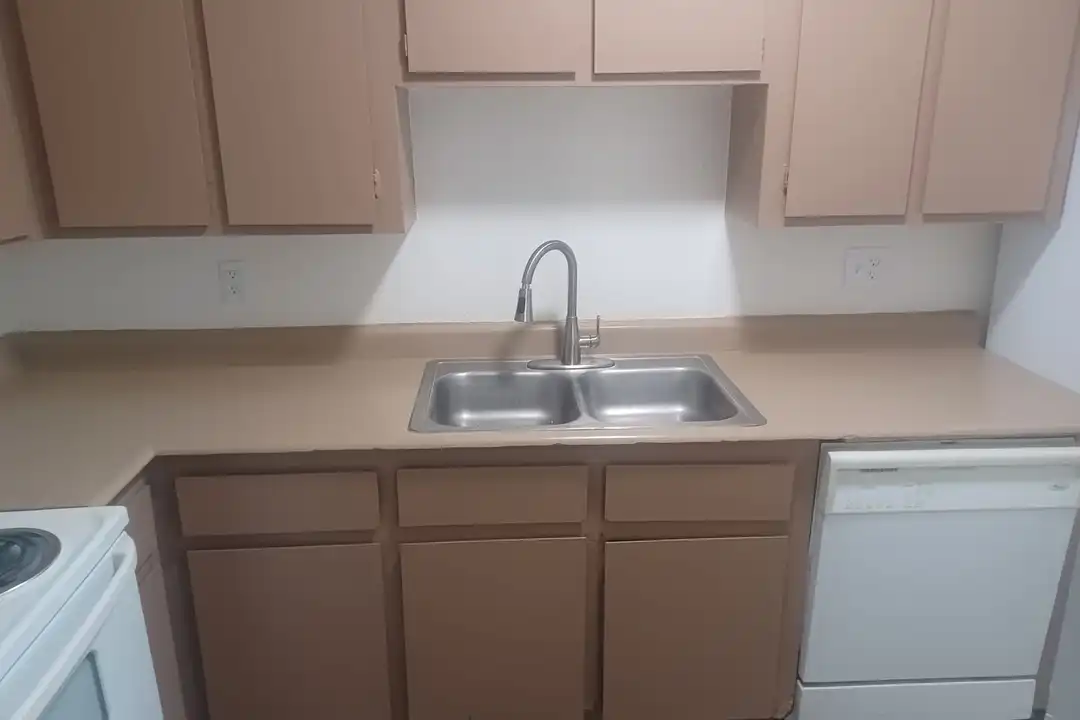 3355 E Fort Lowell Rd unit 107 - More