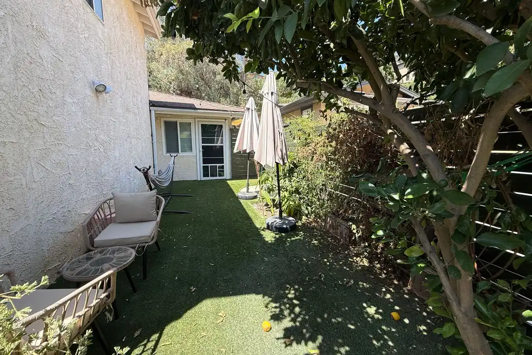 House in Los Angeles - View 2