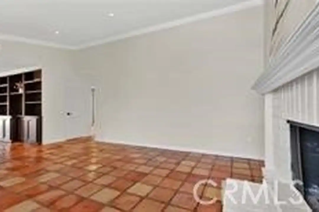17452 Mayor Ln - View 6