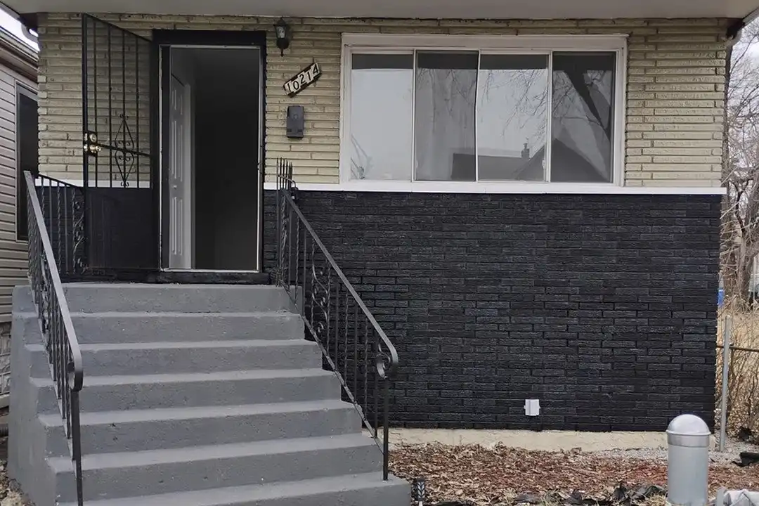 10214 S La Salle St – photo 1