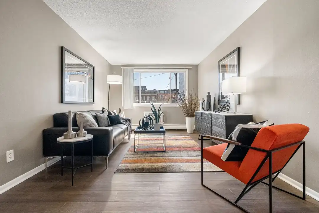 Uptown Square Apartments – pohled 4