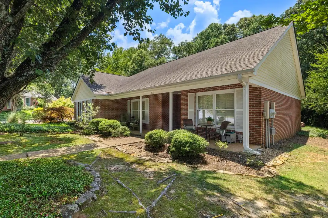 566 Homewood Dr - View 2