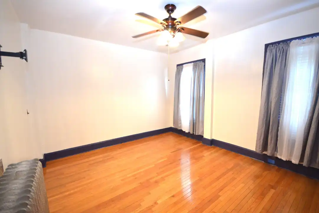 572 E 25th St unit 1 - View 2