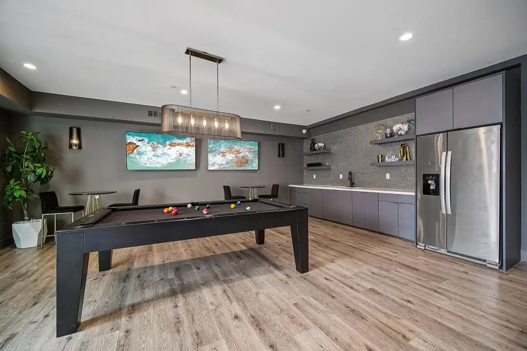 Apartment in Los Angeles, North Hollywood - More