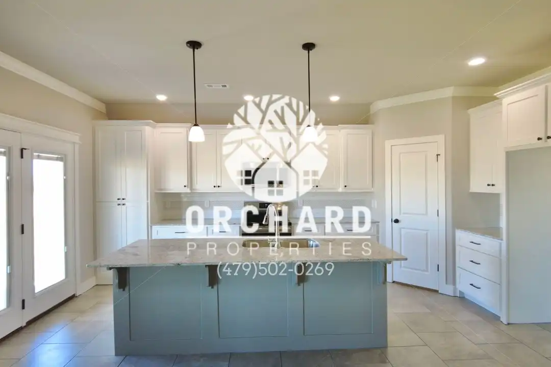 1036 Arden St - View 3