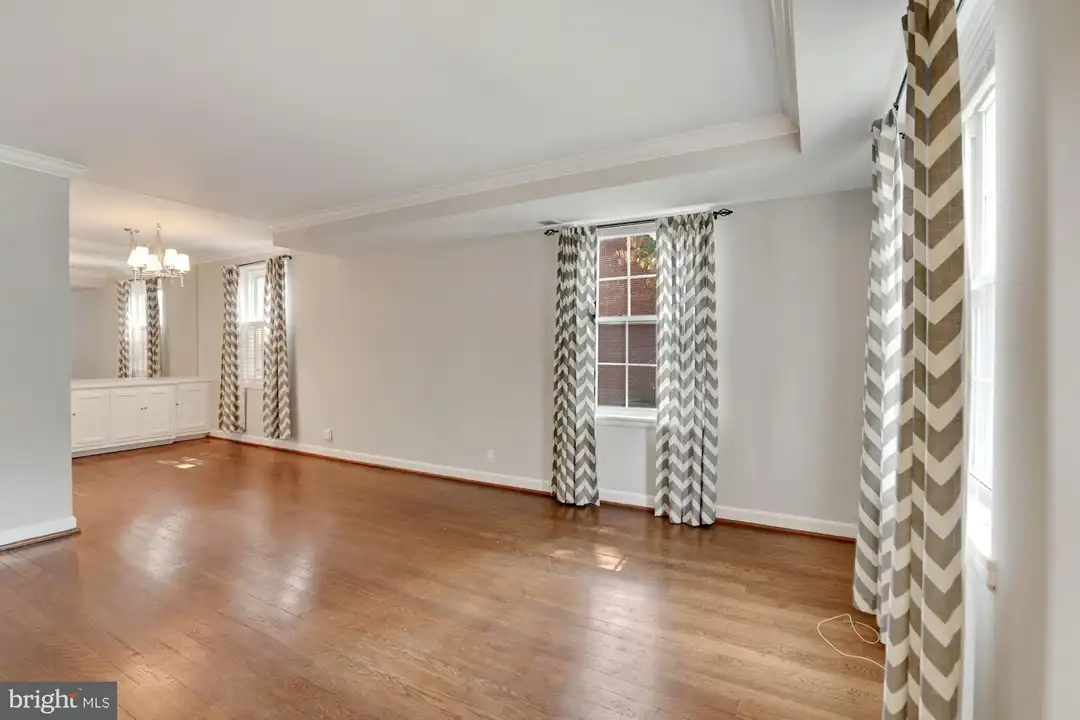 Apartment in Arlington - View 4