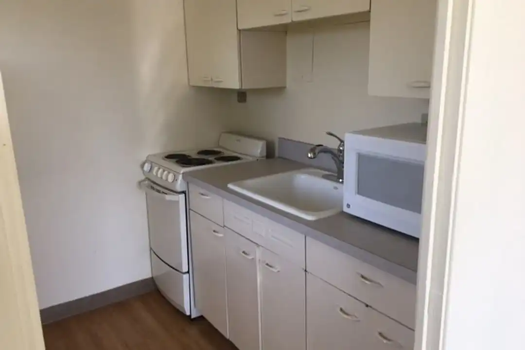 Eugene Manor Apartments - More
