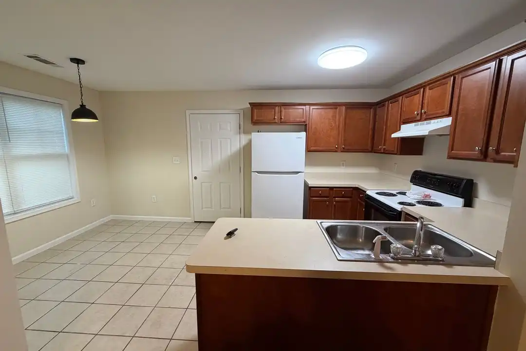158 Melody Ln NW unit 160 - View 4