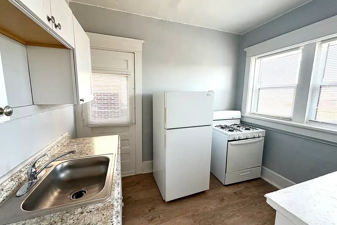 Apartment in Detroit, Midtown - View 2