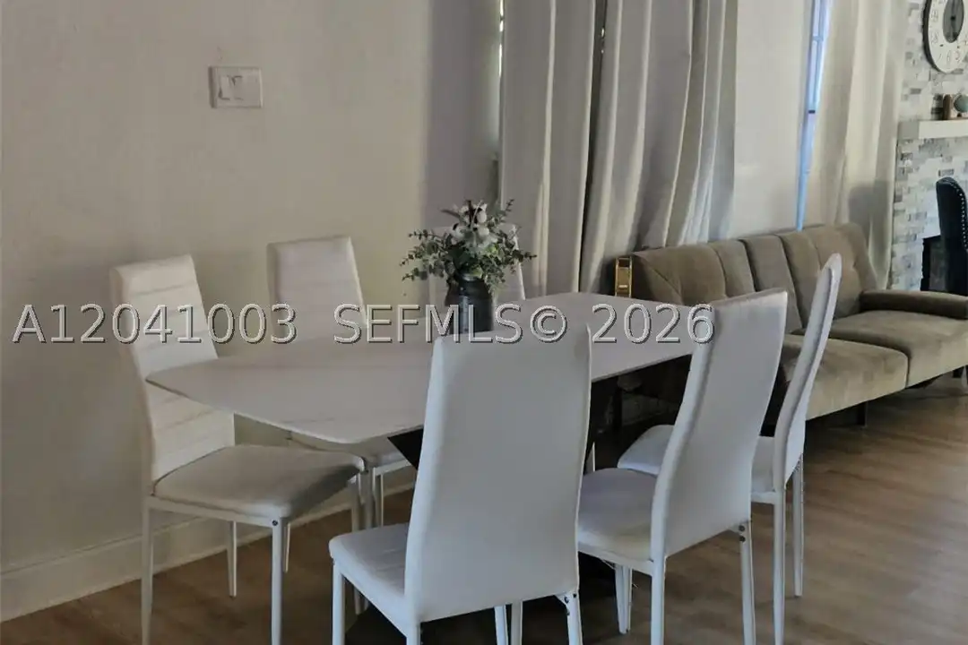 570 NW 97th St - View 2