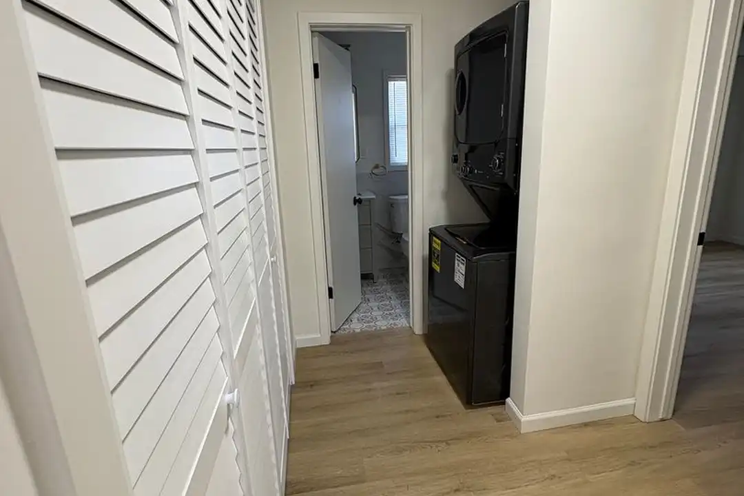 1834 N Harvard Blvd unit 20 - More
