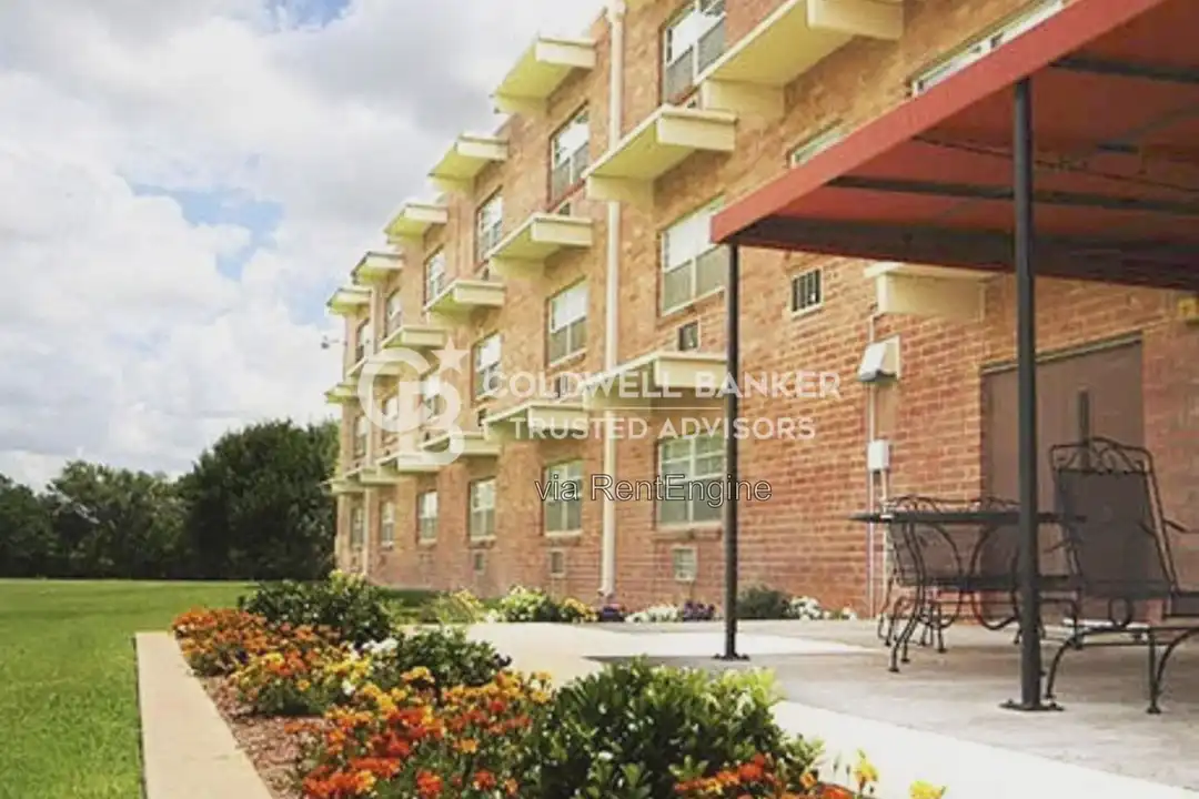 2601 York Ave unit 302 – photo 1