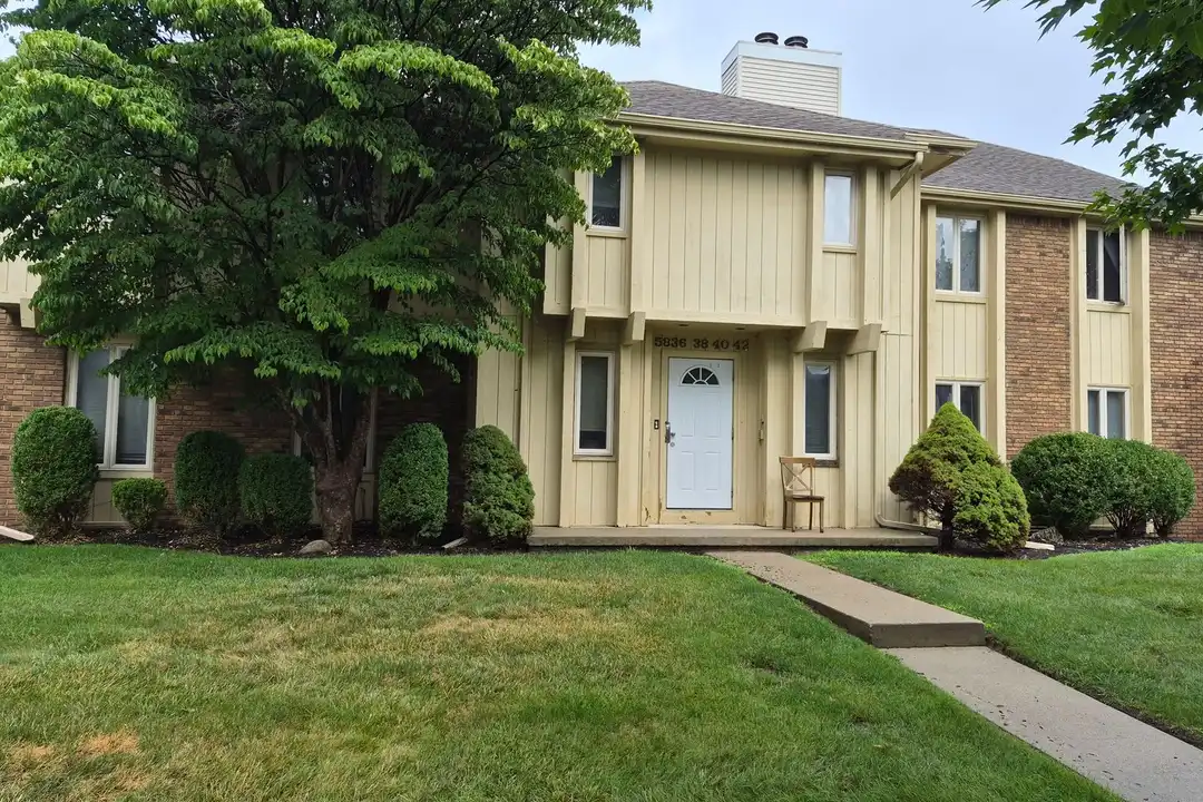 5836 Ryewyck Dr unit 5836 – photo 1
