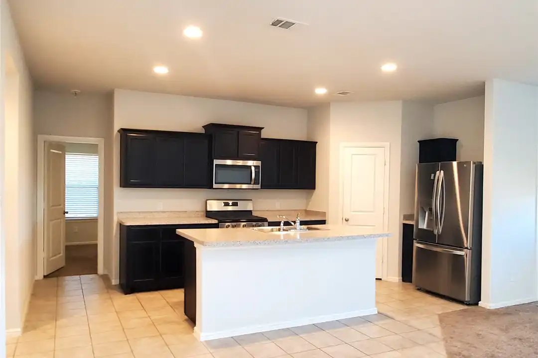 House in Justin - View 3