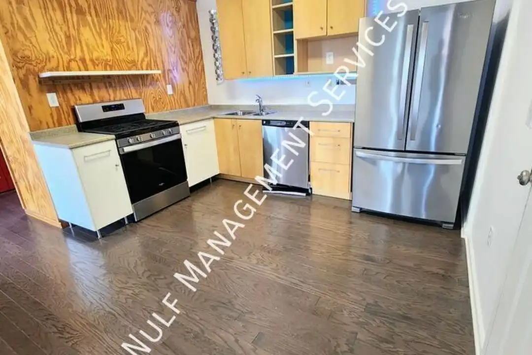 5170 Butler St – photo 1