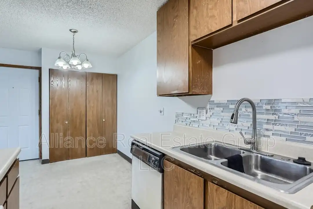 3100 S Federal Blvd unit 323 – další