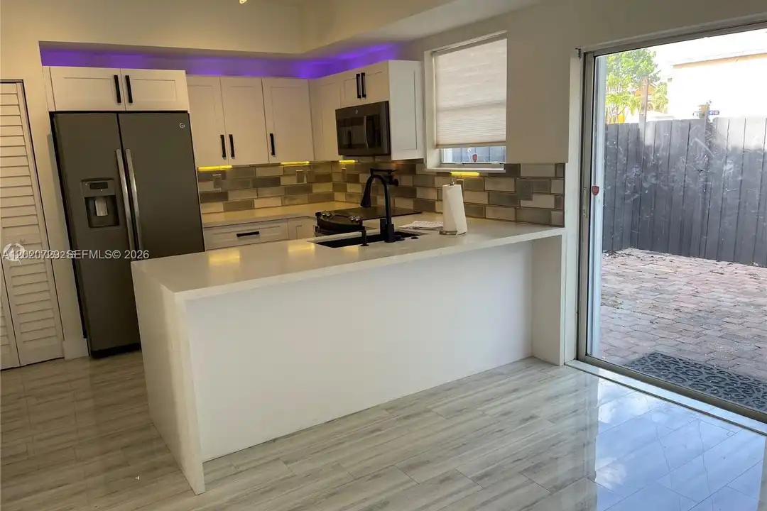 5200 NW 109th Ave unit 1 - View 3