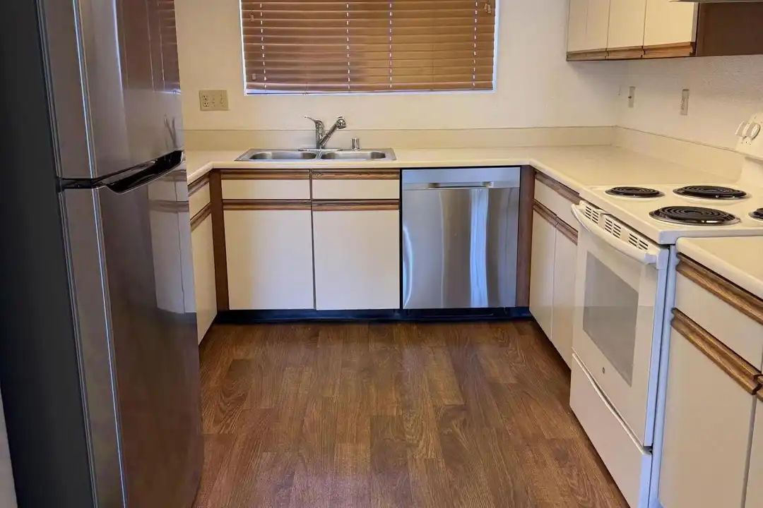 505 S Farrell Dr #R112 - View 6
