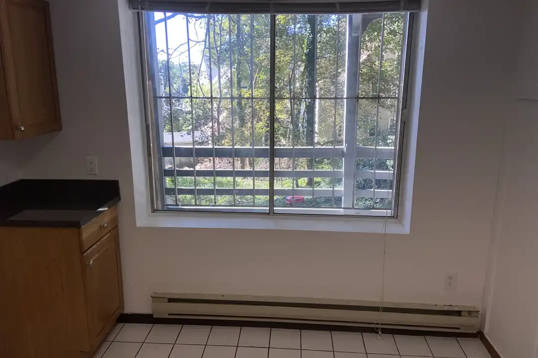 89 Sheridan St unit 1 – pohled 5