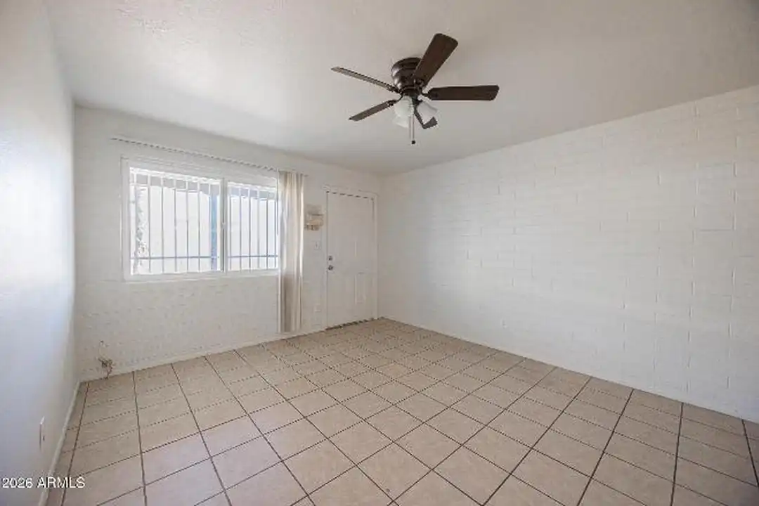 1915 N 26th Pl - View 6