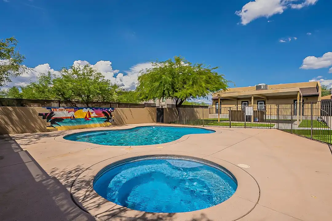 1724 N 1st Ave - View 2