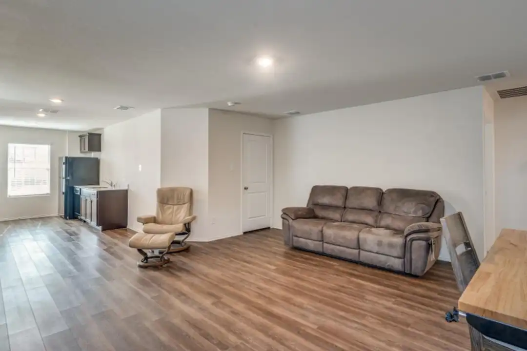 718 Trestle Dr - View 5