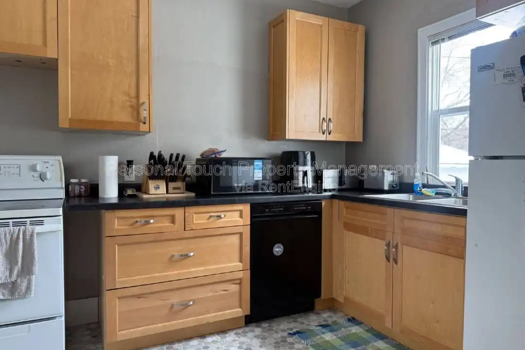 606 5th St S – photo 1