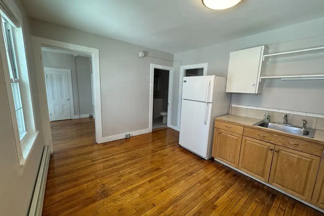 16 Glidden St unit 6 - View 2